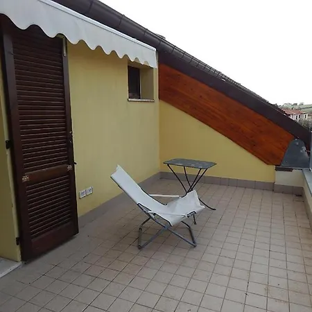 N186 - Numana, Nuovo Bilocale In Con Piscina シローロ